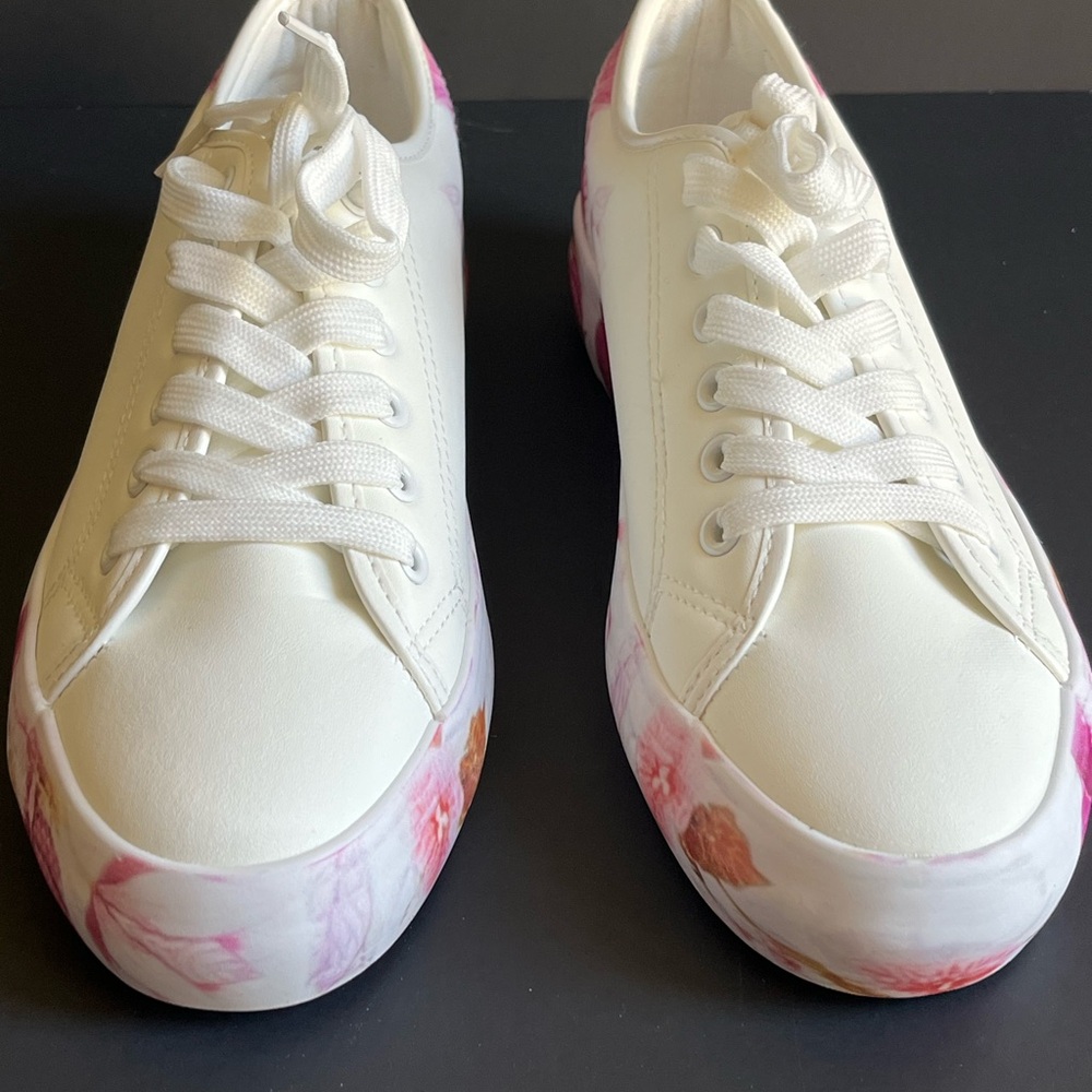 Hawkwell Women’s Floral White Fashion Sneakers Casual Walking Shoes Size 8